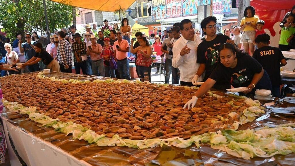 Coyolillo celebra su identidad con un chile gigante afrodescendiente 1 coyolillo celebra su identidad con un chile gigante afrodescendiente