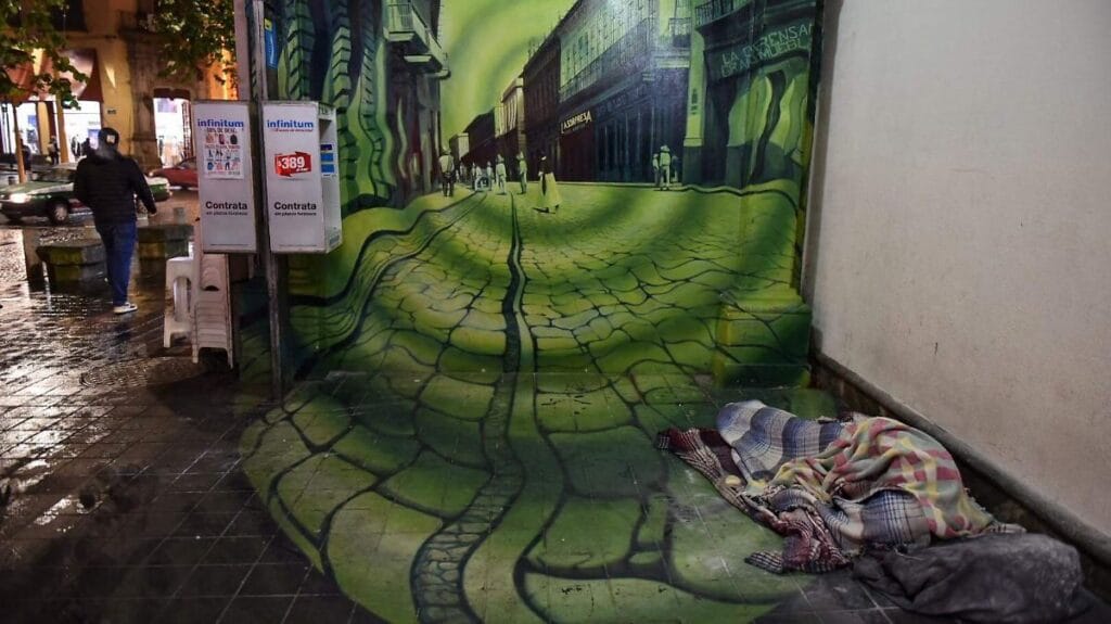 DIF atiende hasta 30 personas en situación de calle en Xalapa durante el frío 1 dif atiende hasta 30 personas en situacion de calle en xalapa durante el frio