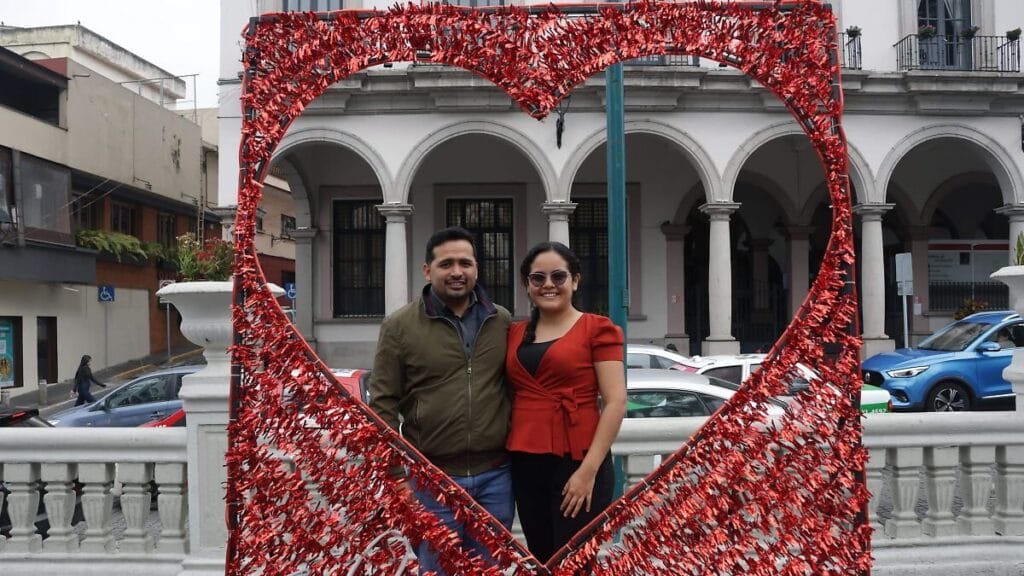El amor diario: xalapeños eligen afecto sobre consumismo este 14 de febrero 1 el amor diario xalapenos eligen afecto sobre consumismo este 14 de febrero