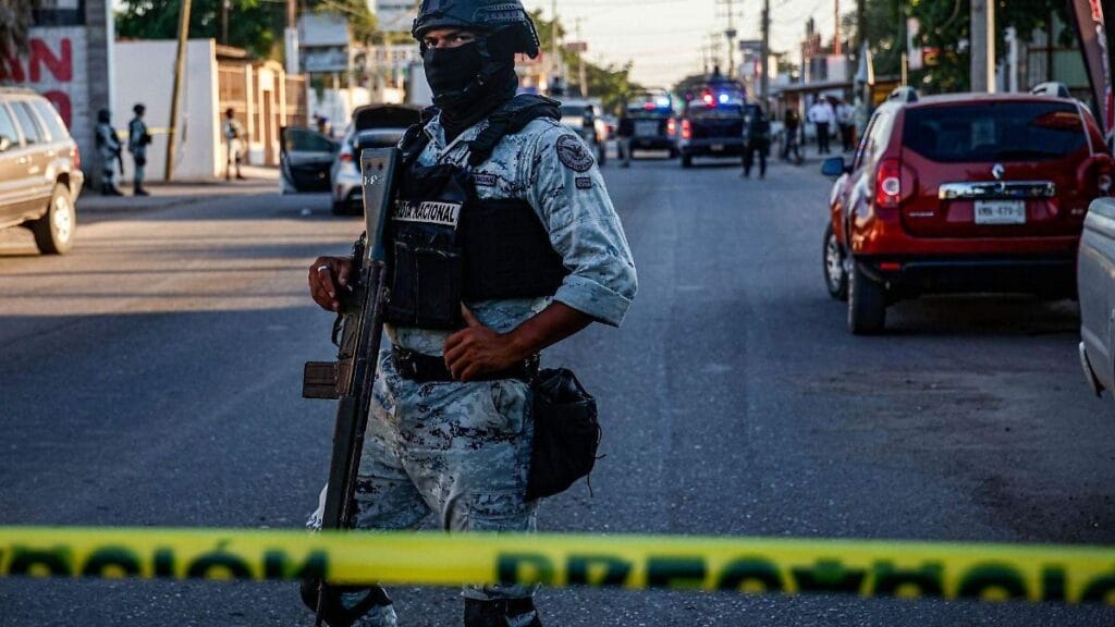 Persecución en Poza Rica termina con un muerto y se extiende a Tihuatlán y carretera México-Tuxpan 1 persecucion en poza rica termina con un muerto y se extiende a tihuatlan y carre