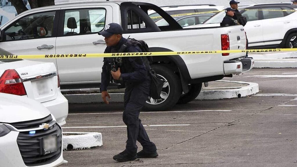 Conductor de taxi herido por balas en la carretera Xalapa-Veracruz: ¡Lo que sucedió te dejará sin aliento! 1 conductor de taxi herido por balas en la carretera xalapa veracruz lo que sucedi