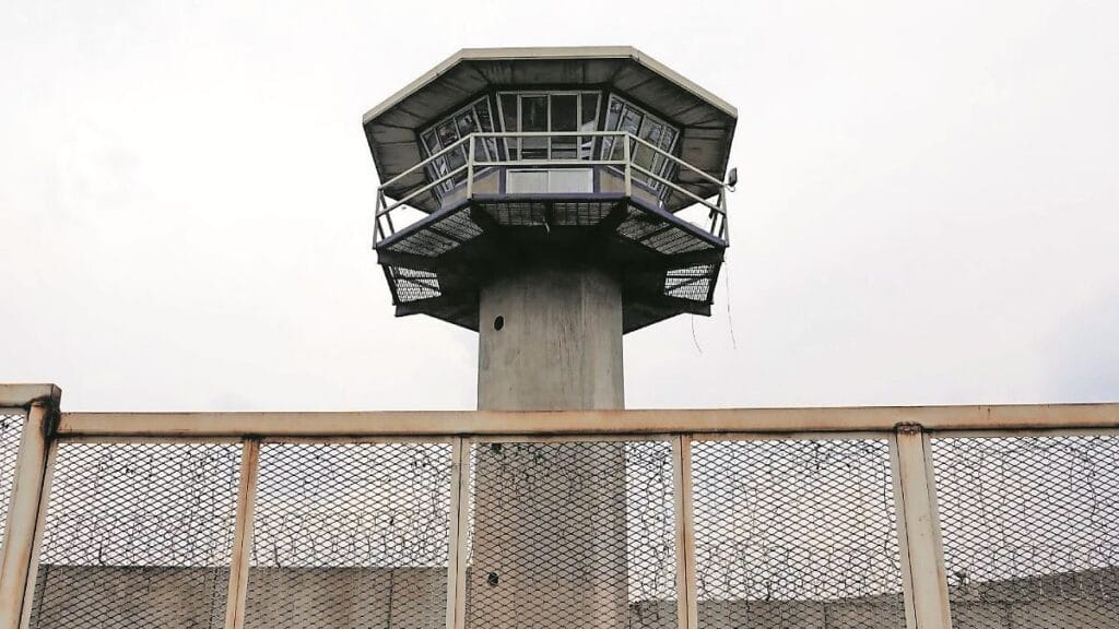 Descubre cómo el nuevo penal en Medellín de Bravo podría cambiar la vida de las familias de internos y aliviar la crisis carcelaria en el país 1 descubre como el nuevo penal en medellin de bravo podria cambiar la vida de las