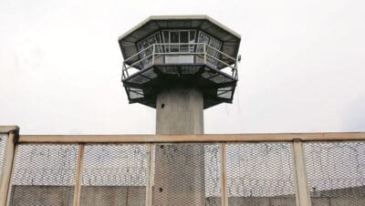 descubre como el nuevo penal en medellin de bravo podria cambiar la vida de las