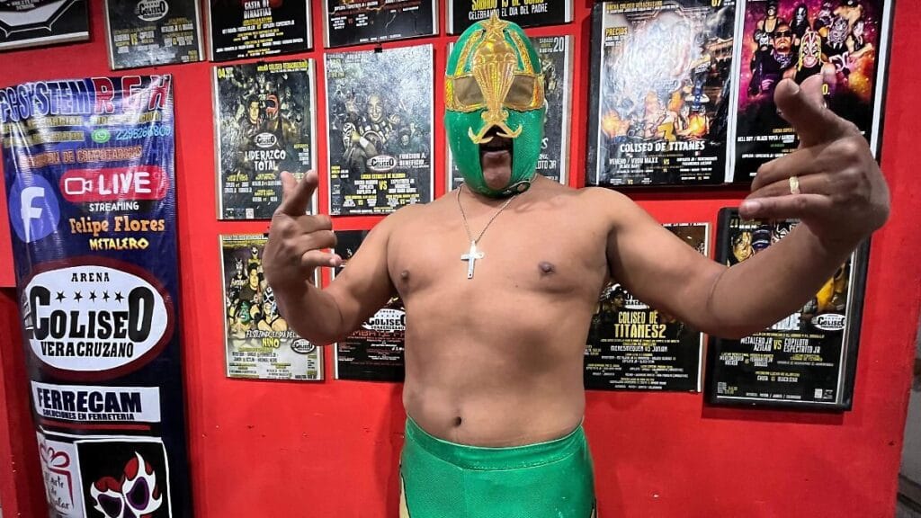 Descubre la increíble doble vida de un albañil en Veracruz que se convierte en luchador profesional por la noche 1 descubre la increible doble vida de un albanil en veracruz que se convierte en l