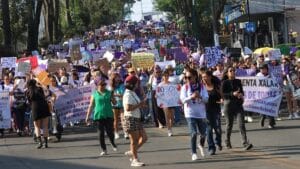 Descubre la razón detrás de la poderosa marcha de miles de mujeres en Veracruz este domingo 5 descubre la razon detras de la poderosa marcha de miles de mujeres en veracruz e