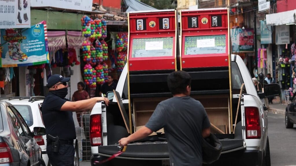 Fiscalía decomisa tragamonedas en Xalapa y amplía operativos 1 fiscalia decomisa tragamonedas en xalapa y amplia operativos