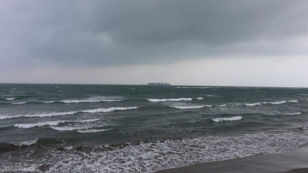 Frente frío 37 causa 15 incidentes en Veracruz y cierra puerto 1 frente frio 37 causa 15 incidentes en veracruz y cierra puerto