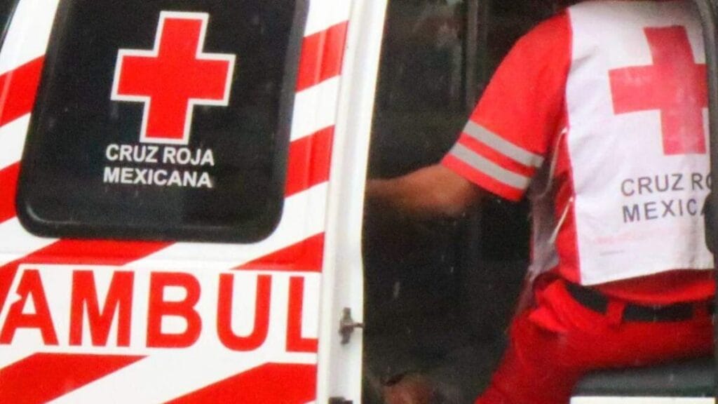 Increíble accidente en Xalapa: hombre cae de azotea y su vida pende de un hilo en el hospital 1 increible accidente en xalapa hombre cae de azotea y su vida pende de un hilo en