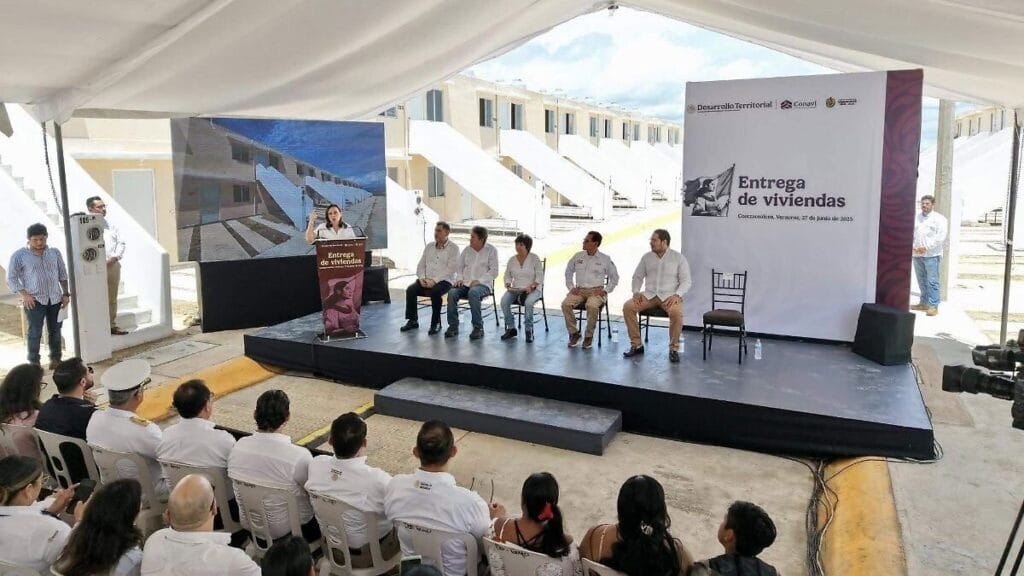 Increíble transformación: más de 200 familias reciben sus nuevas casas tras vivir en riesgo junto al Tren Interoceánico 1 increible transformacion mas de 200 familias reciben sus nuevas casas tras vivir