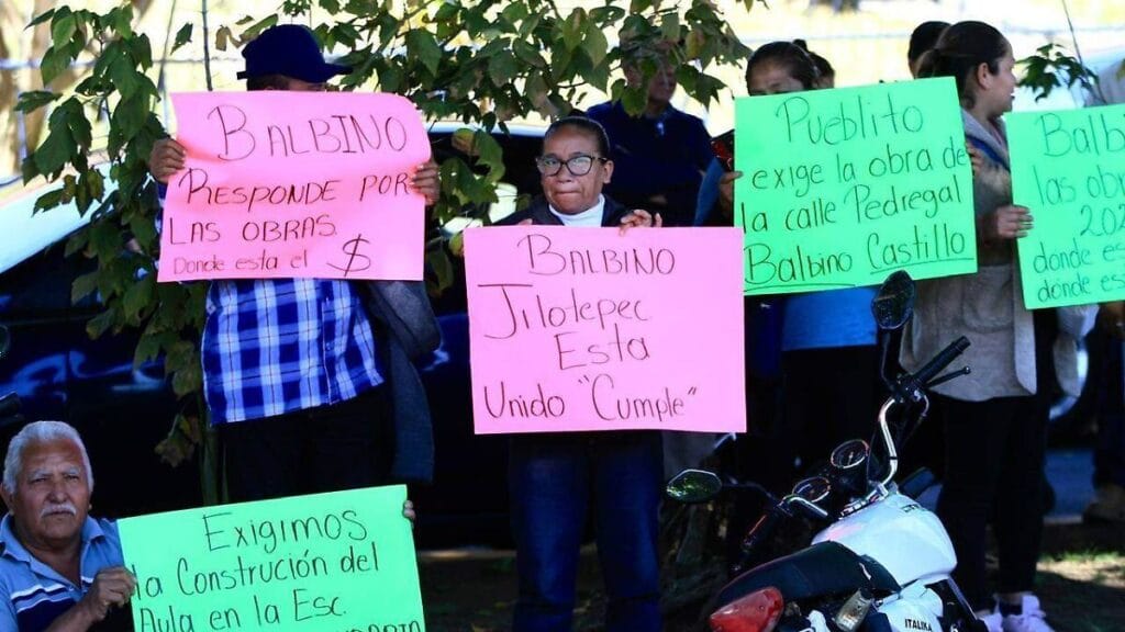 Jilotepec: Protestas por obras inconclusas de la anterior administración 1 jilotepec protestas por obras inconclusas de la anterior administracion