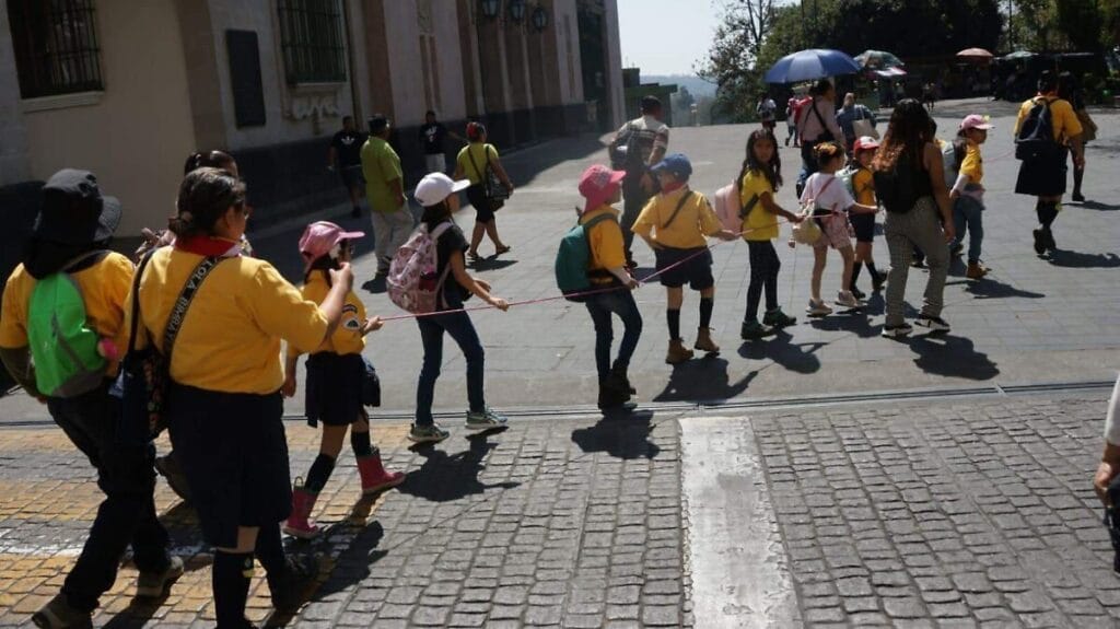 La parentalidad positiva fomenta el interés por la ciencia en niñas de Veracruz 1 la parentalidad positiva fomenta el interes por la ciencia en ninas de veracruz