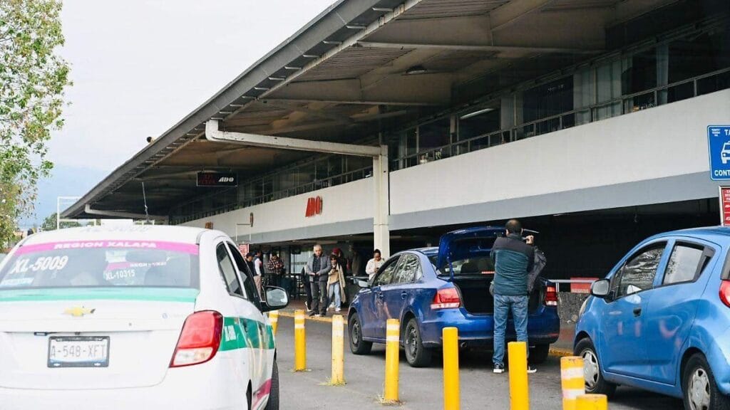 Rutas de CAXA restablecen servicio tras bloqueos en carreteras 1 rutas de caxa restablecen servicio tras bloqueos en carreteras