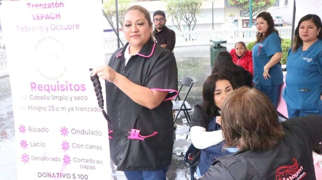 Trenzatón en Parque Juárez recolecta trenzas para pacientes con cáncer en Xalapa 1 trenzaton en parque juarez recolecta trenzas para pacientes con cancer en xalapa
