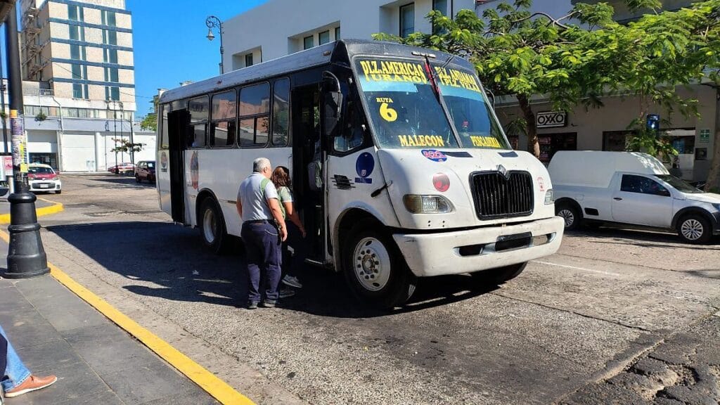 Usuarios denuncian mal servicio y exceso de velocidad en transporte público de Veracruz-Boca del Río 1 usuarios denuncian mal servicio y exceso de velocidad en transporte publico de v