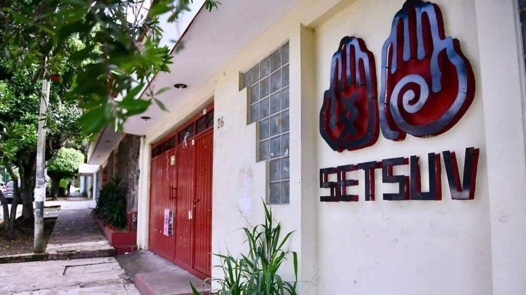 UV aumenta salario un 4% y nivela Setsuv en 9% sin huelga 1 uv aumenta salario un 4 y nivela setsuv en 9 sin huelga