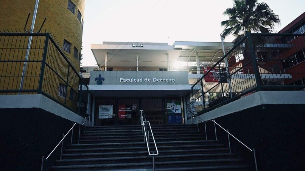 Xalapa presenta ausentismo escolar y bajo tráfico tras bloqueos 1 xalapa presenta ausentismo escolar y bajo trafico tras bloqueos